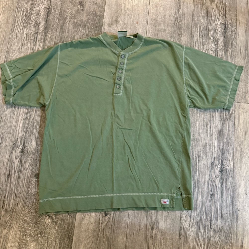 Men’s original authentic Levi’s t shirt